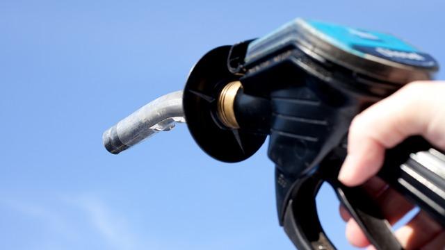 SON DAKİKA: Peş peşe 3 zam! Hem motorin hem benzin: 1 litre akaryakıt 45 lira olacak (30 Ocak Salı güncel benzin mazot fiyatı)