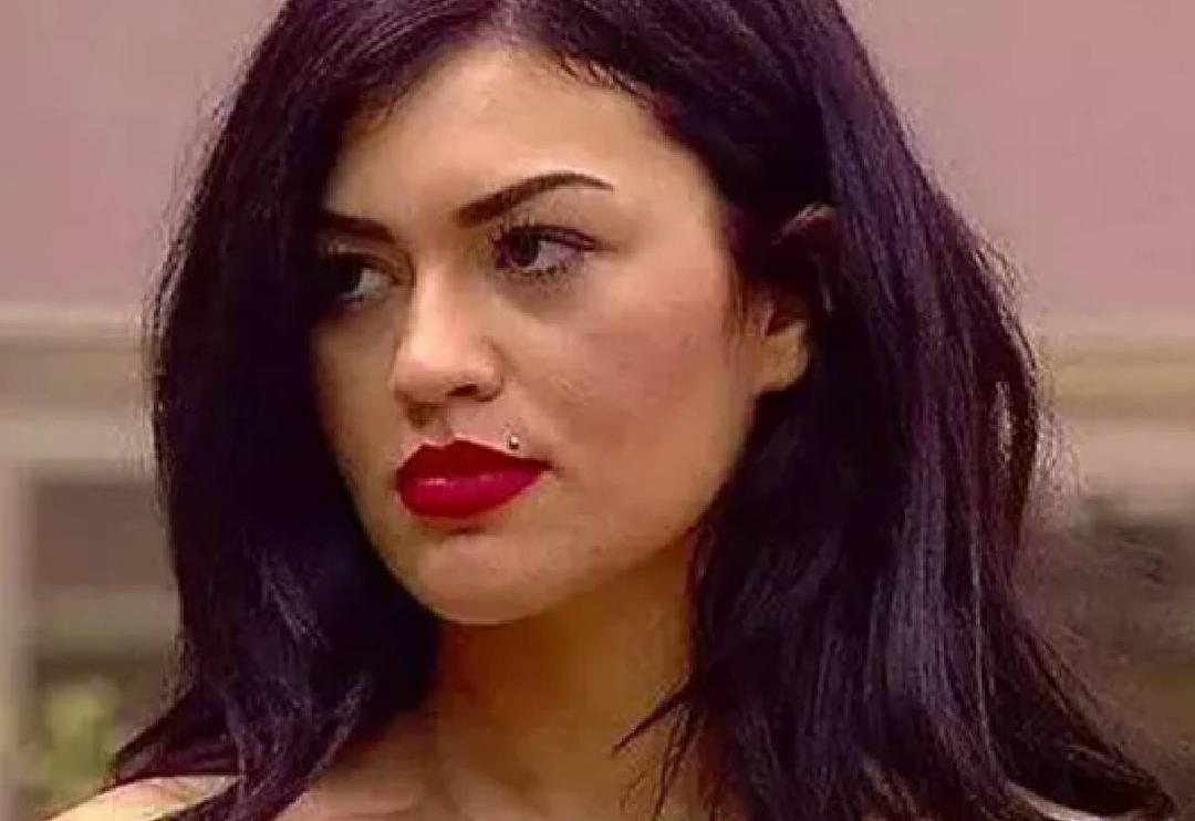 Kısmetse Olur Cansel &Ccedil;&ouml;rd&uuml;k g&ouml;ğ&uuml;slerini bantladı! Pozları ağızları a&ccedil;ık bıraktı