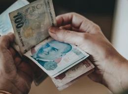 Ev hanımlarına prim desteğinde ayrıntılar netleşmeye başladı, SGK Uzmanı, sigorta giriş detayına işaret etti: "Prim günü ve yaş buna göre hesaplanacak!"