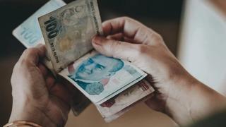 Ev hanımlarına prim desteğinde ayrıntılar netleşmeye başladı, SGK Uzmanı, sigorta giriş detayına işaret etti: Prim günü ve yaş buna göre hesaplanacak!