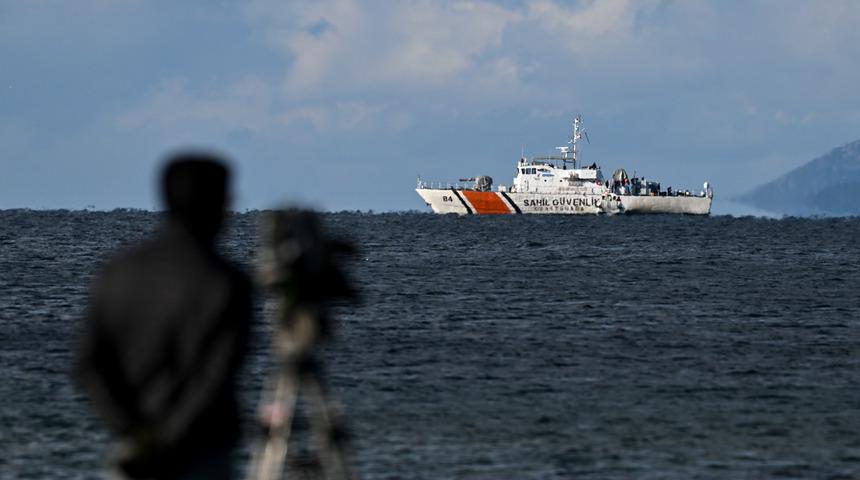 İzmir'in Dikili ilçesinde balıkçı teknesinin batması sonucu 3 kişi öldü