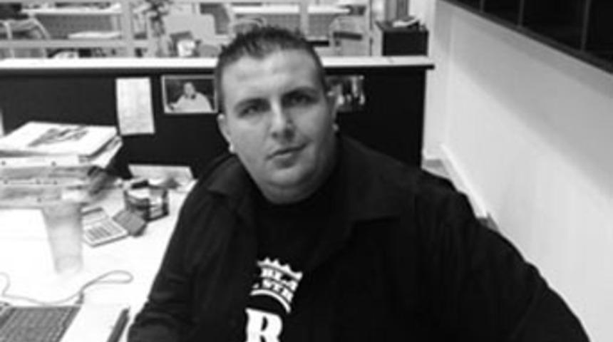 Sevilen radyocu &ouml;l&uuml; bulundu