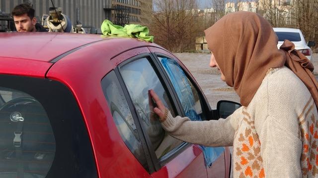 10 aylık bebek araçta mahsur kaldı, anne korku dolu gözlerle bekledi