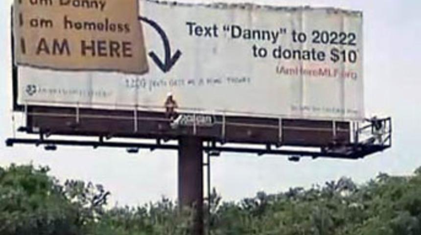 B&ouml;yle tabela g&ouml;r&uuml;lmedi!