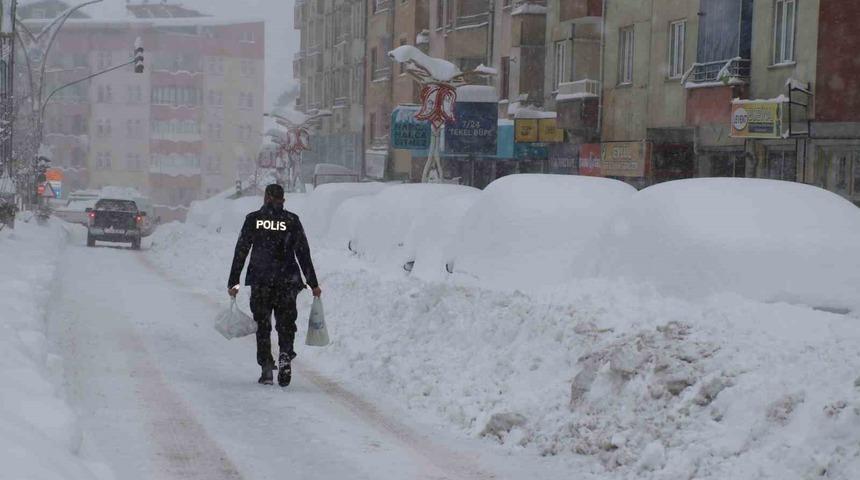 Hakkari’de kartpostallık kar manzaraları görenleri mest etti