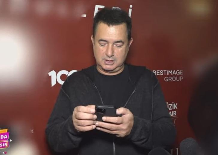 Acun Ilıcalı ödül töreninde telefonundan Survivor yarışmasını göstermek isterken gerildi! Şeyma Subaşı'nın mesajı ifşa olmuştu G3