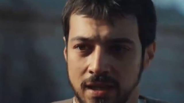 Kızıl Goncalar'da Mert Yazıcıoğlu'nun o sahnesi çok konuşuldu! Bu kadar mı gerçekçi oynanır...