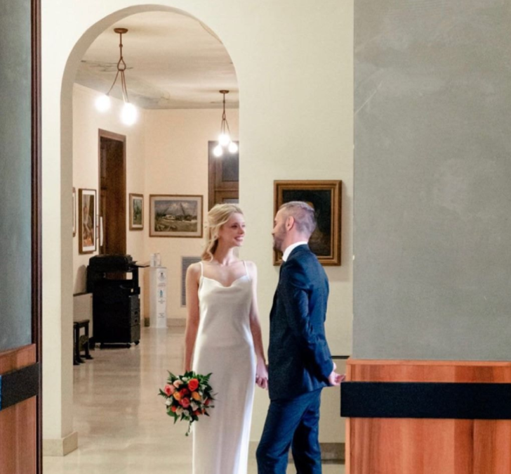 Değişimiyle adından söz ettirmişti... Ufak Tefek Cinayetler'in genç yıldızı Tülin Ece evlendi G3