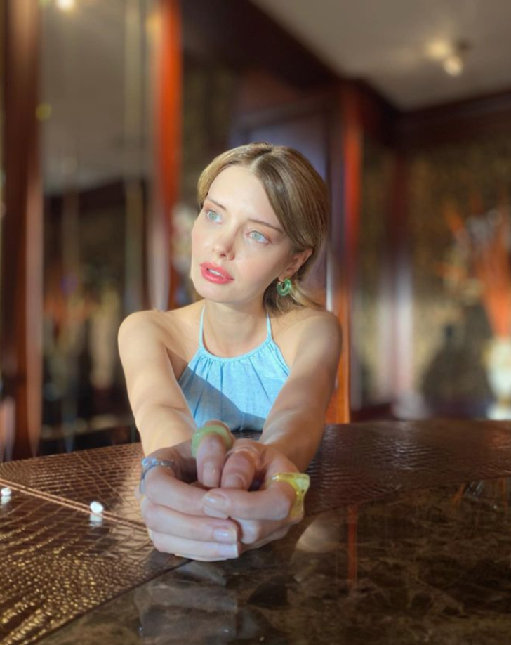 Değişimiyle adından söz ettirmişti... Ufak Tefek Cinayetler'in genç yıldızı Tülin Ece evlendi G2