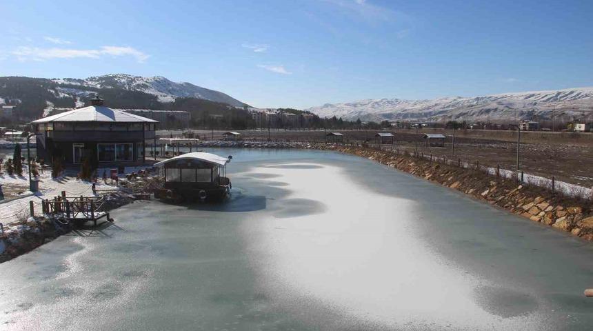 Sivas buz kesti, termometreler eksi 13 dereceyi gösterdi