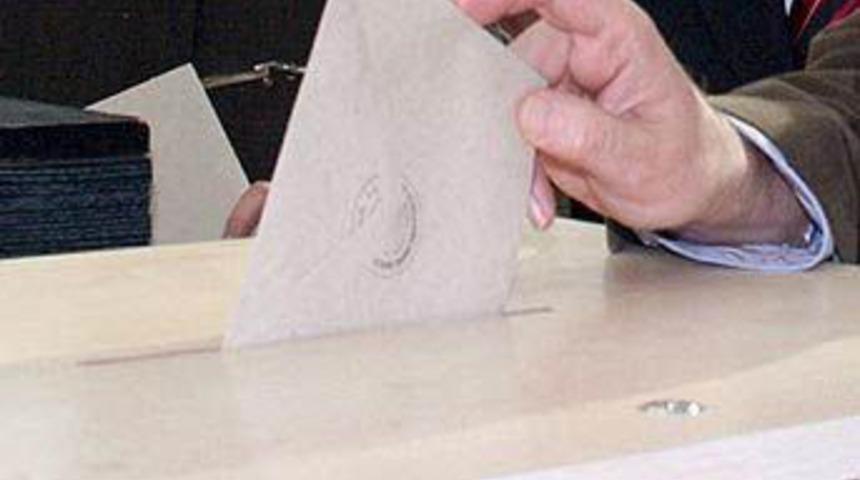 Siyasilerden YSK'nın kararına tepki!