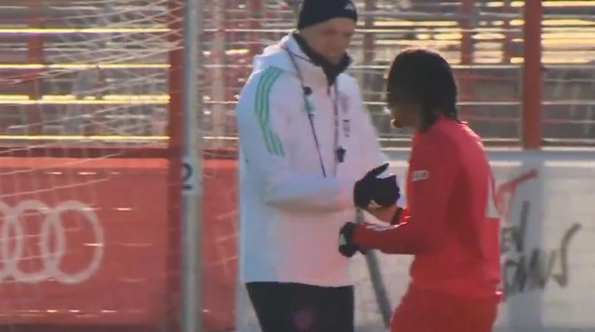 Galatasaray taraftarını üzen görüntü! Sacha Boey, Bayern Münih formasıyla ilk antrenmana çıktı