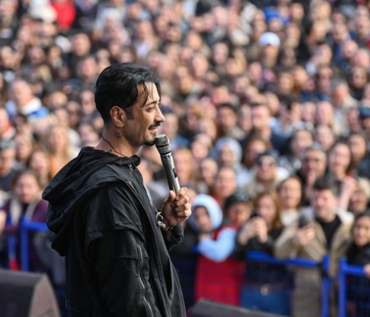 Ünlü şarkıcı Tan Taşçı imaj yeniledi... Son haline yorum yağdı! "Abi ne yaptın kendine..." G3