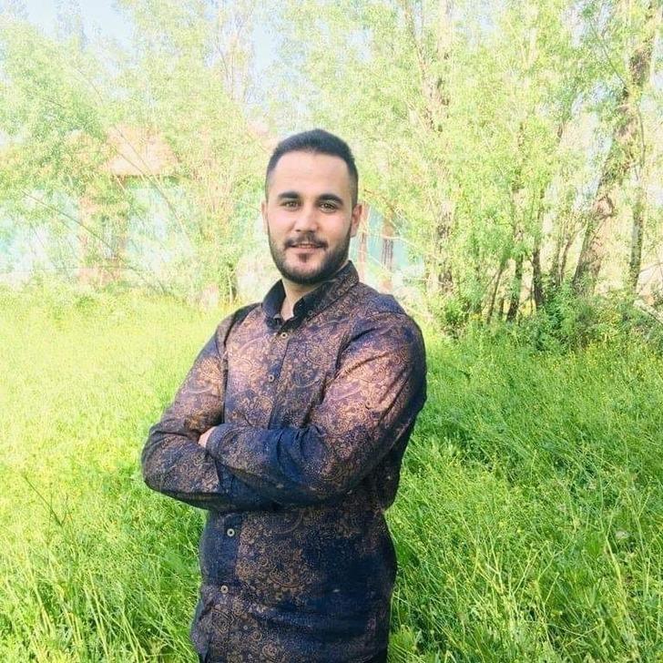 Gönül ilişkisi olan kadını pavyonda iki gencin masasında görünce silahına sarılıp cinayet işledi G2