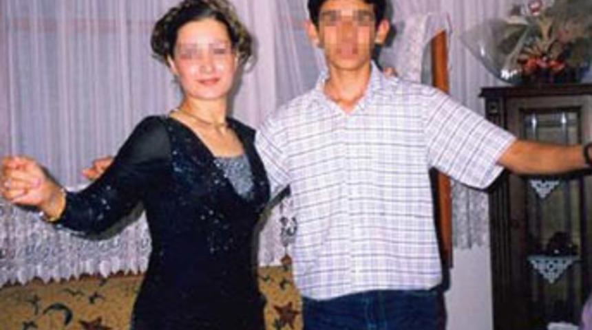 &Uuml;vey oğluyla aşk yaşayan kadına şok!