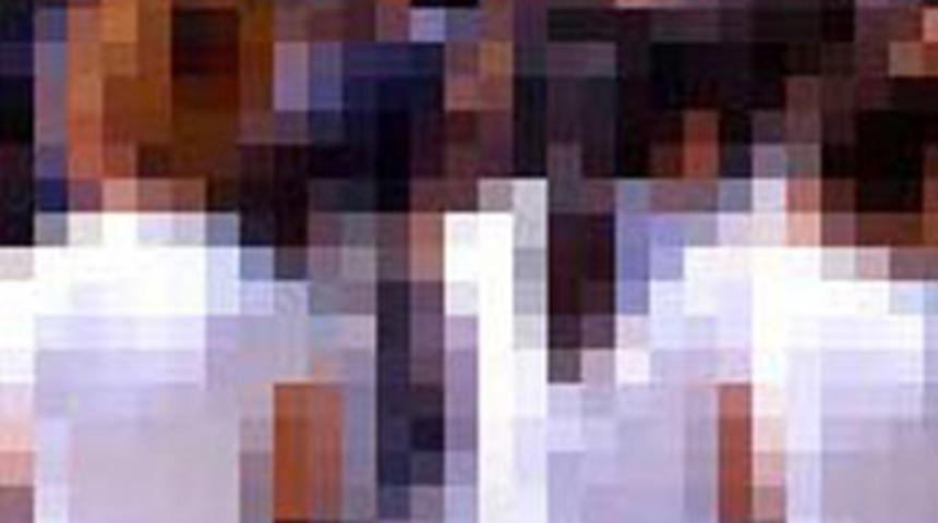 Liseli kızlara silahlı saldırı