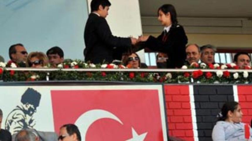 Onlar lise &ouml;ğrencisi
