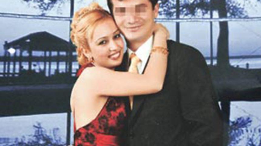 Eski eşini eliyle boğarak &ouml;ld&uuml;rd&uuml;