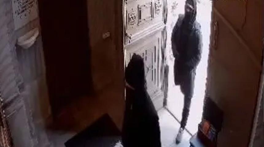 Kilise saldırganları garson çıktı! Teröristlerle ilgili çarpıcı detaylar