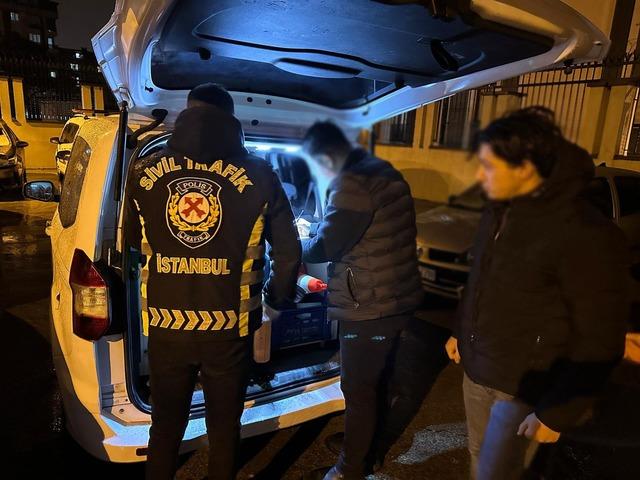 İstanbul'da araçlarıyla konvoy oluşturup yolu kapatan 6 sürücü yakalandı