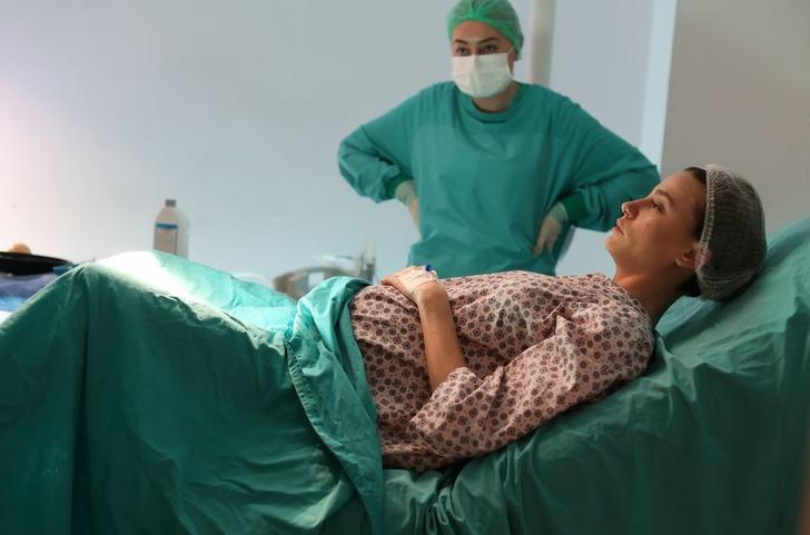 Aile'nin final bölümü sosyal medyada gündem oldu! Kıvanç Tatlıtuğ ve Serenay Sarıkaya'ya övgü yağdı  G5