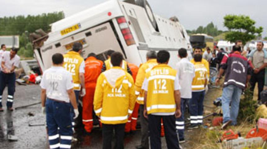 Bitlis'te katliam gibi kaza!