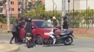 Polis operasyonu gibi evlilik teklifi! Sevgilisi silahlı soygunu görünce korkudan ne yapacağını şaşırdı