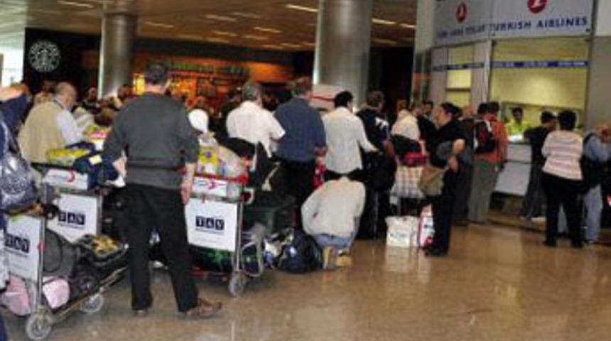 Atat&uuml;rk Havalimanı'nda 'yanardağ' işkencesi