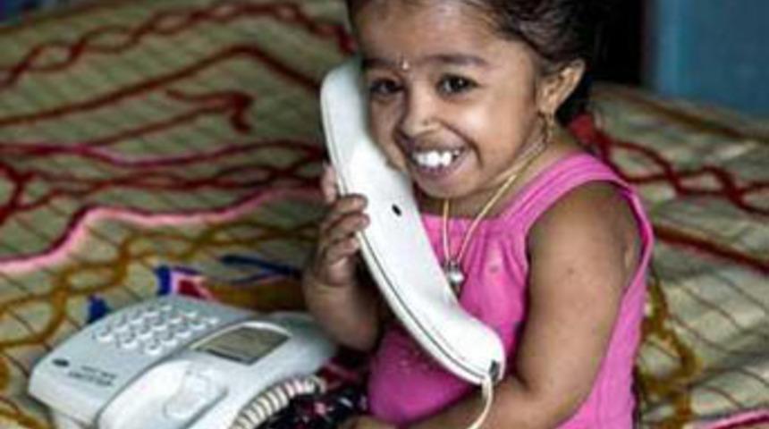 D&uuml;nyanın en k&uuml;&ccedil;&uuml;k kadını