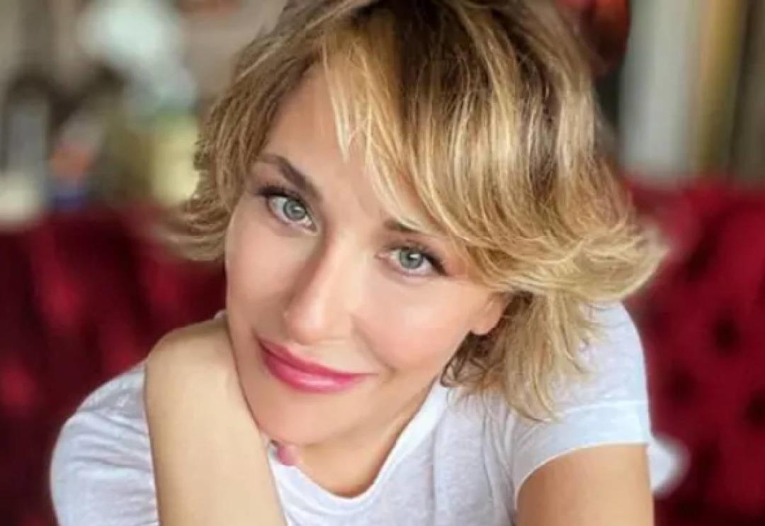 G&uuml;lse Birsel'in y&uuml;z&uuml;ndeki değişim dikkat &ccedil;ekti! "Gayet doğal durmuş g&uuml;le g&uuml;le eskisin..."