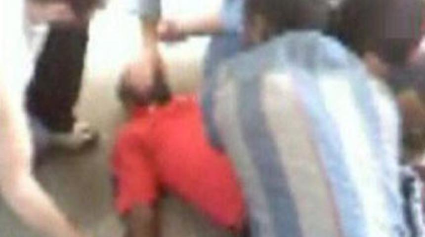 Polise linç girişimi