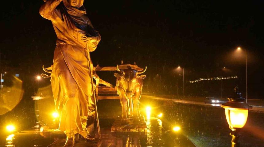 Kurtuluş M&uuml;cadelesi&rsquo;nin sembol&uuml; Şerife Bacı&rsquo;nın sil&uuml;eti doğduğu il&ccedil;edeki tepeye yansıtılacak