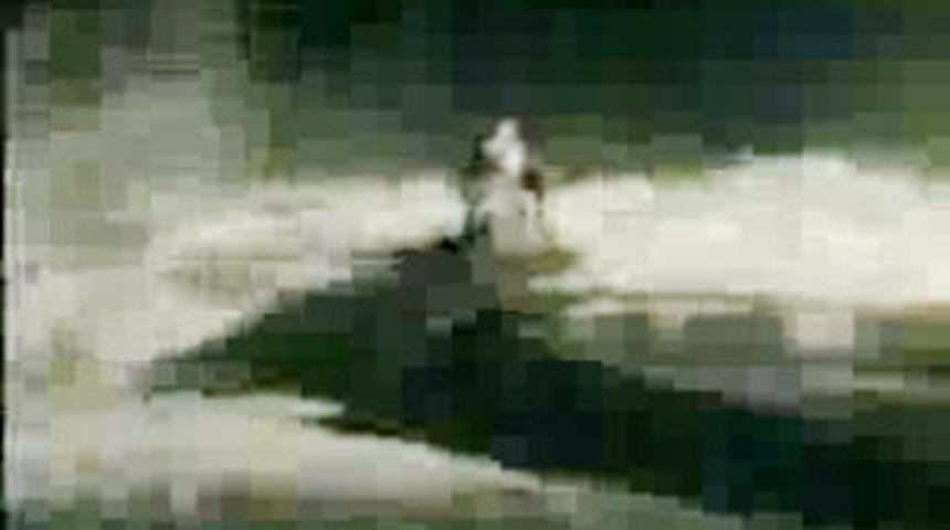 Dalgalar 2 kişiyi b&ouml;yle yuttu