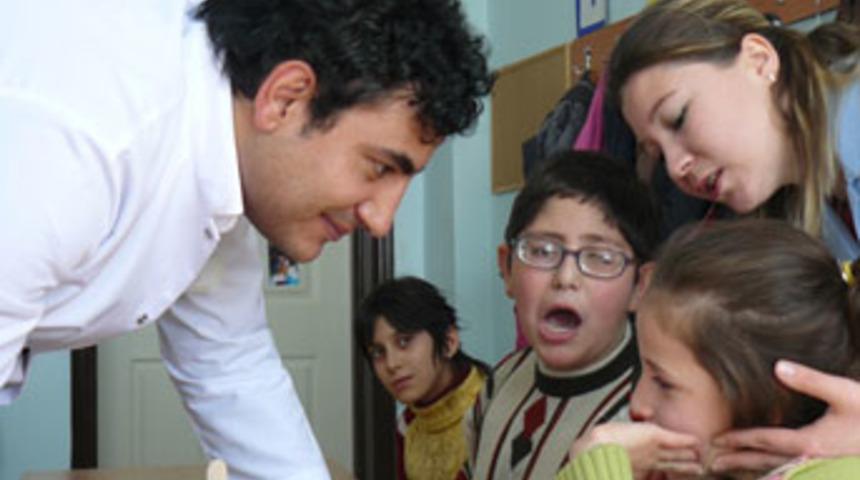 Engelli &ccedil;ocukların g&ouml;z&uuml; kulağı Meclis'te