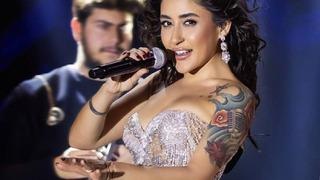 Ünlü şarkıcı Melek Mosso'nun Maldivler pozu sosyal medyayı salladı! Pembe bikinisi dikkat çekti