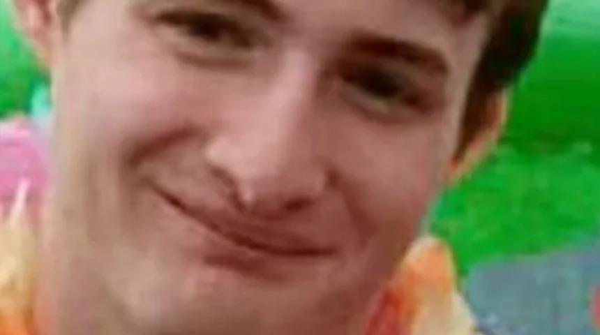 Korkunç olay: Zırhlı adam arbalet ve kılıçla bir kadının yatak odasına girmeye çalıştı!