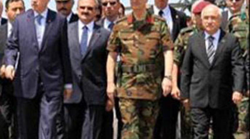 Sınıra s&uuml;rpriz ziyaret