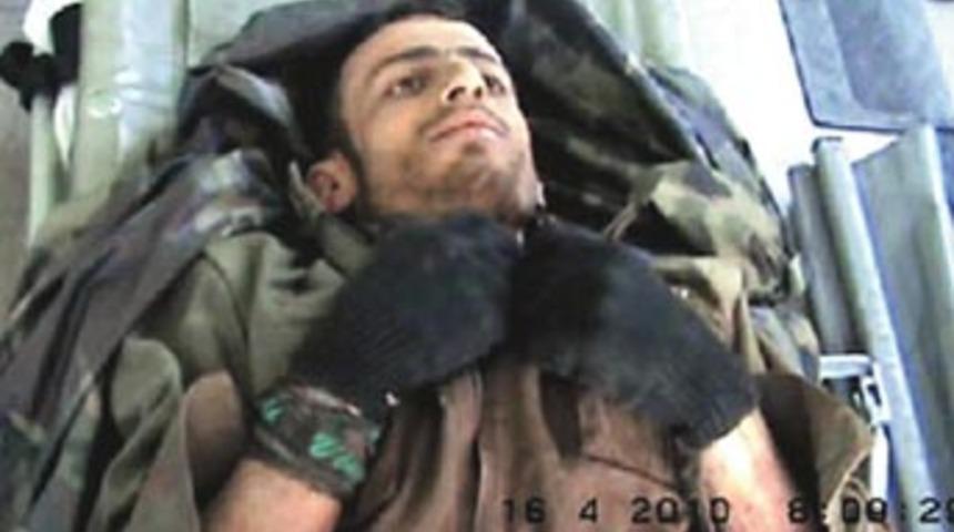 Yaralı PKK&rsquo;lı, askeri helikopterle taşındı