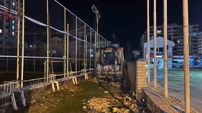 Ankara&rsquo;da akaryakıt istasyonu yanında yangın paniği