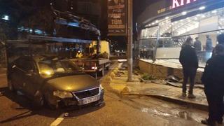 Maltepe’de kontrolden çıkan araç restorana girdi: 1 yaralı