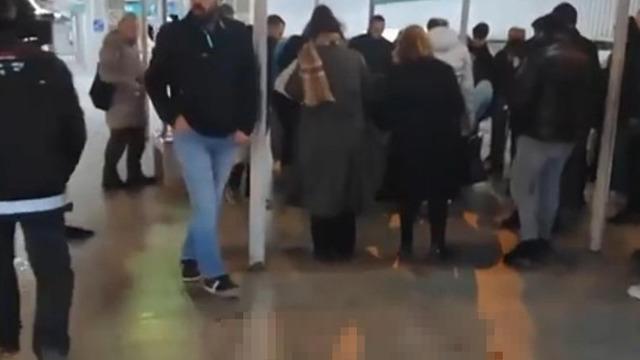 İzmir'deki metro istasyonunda ölümüne kavga! 19 yaşındaki Emirhan Yıldız hayatını kaybetti, kuzeni yaralı