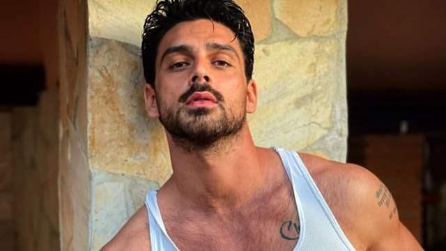 Michele Morrone nişanlısının iç çamaşırlı pozlarını paylaştı! Türk takipçileri kendini tutamadı