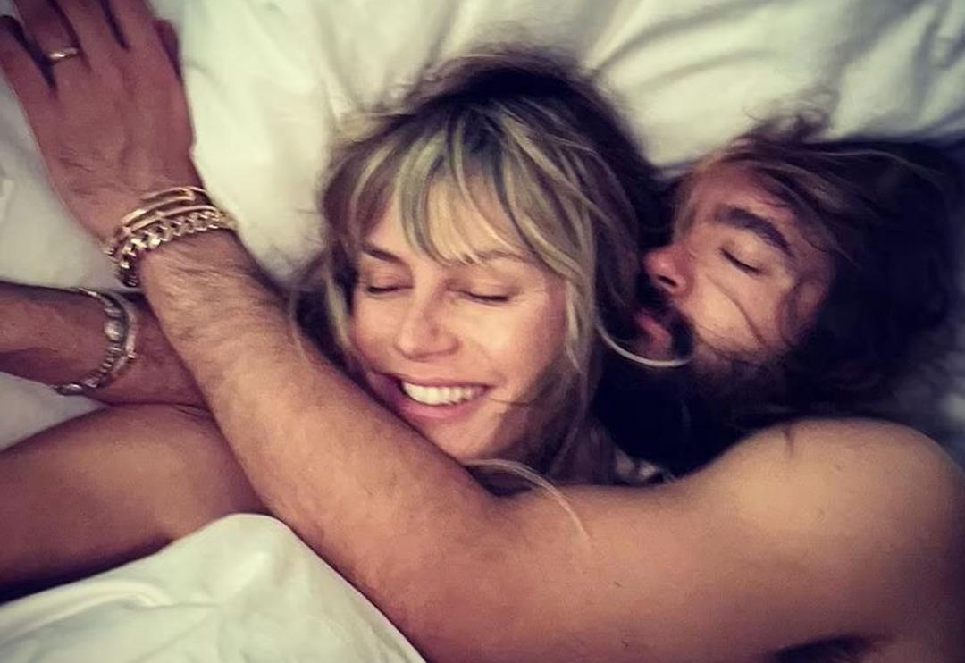 Heidi Klum kendisinden 17 yaş k&uuml;&ccedil;&uuml;k eşiyle yatak odasında yaptıklarını a&ccedil;ık a&ccedil;ık anlattı! İtiraf geldi