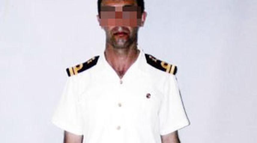 Uyanık gen&ccedil; kız, sahte y&uuml;zbaşıyı yakalattı