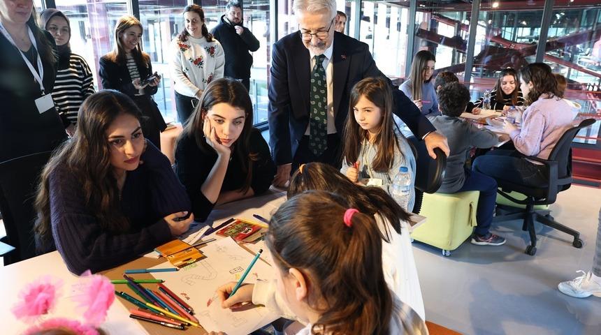 DOST Projesi’ne katılan çocuklar tasarımlara başladı
