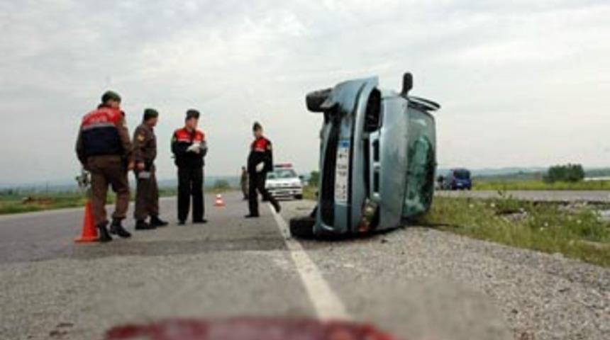 D&uuml;ğ&uuml;n konvoyunda kaza