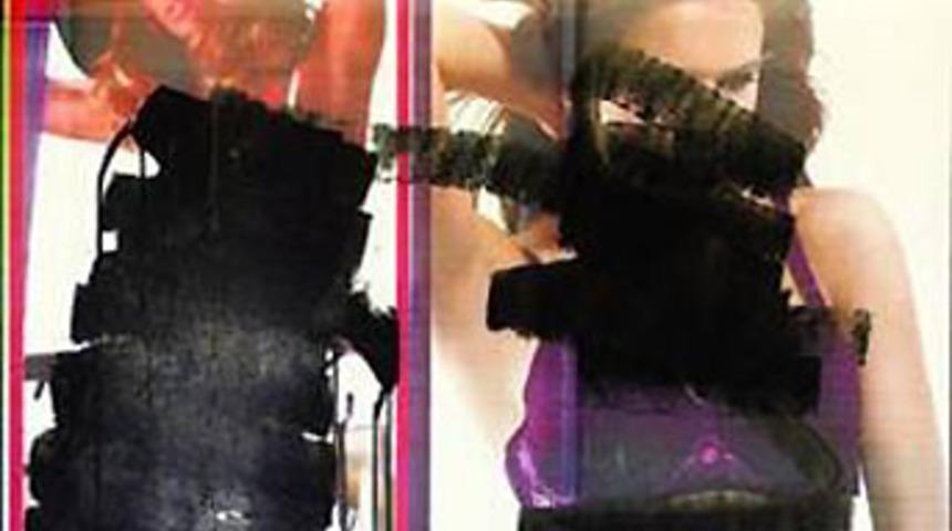 Ankara'da bikinili afişlere boyalı saldırı