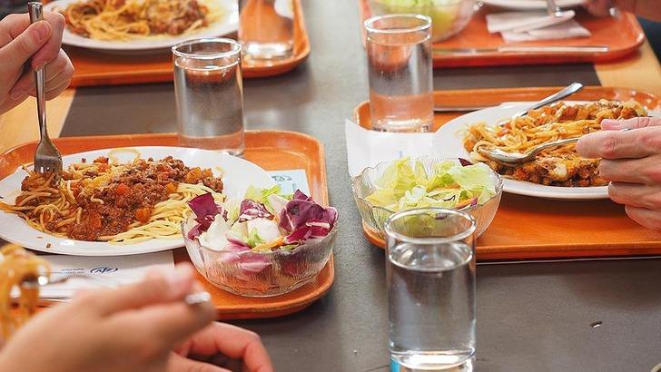 YEMEK NE KADAR ÇİĞNENMELİ?