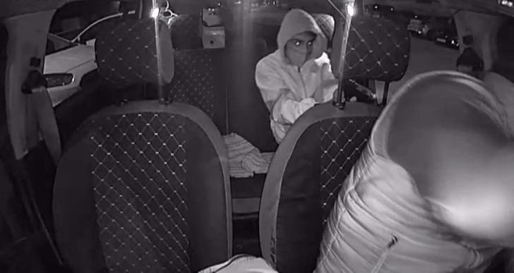 Takside dehşet kamerada! Soğukta bekleyip üşümesin diye aldığı yolcu kabusu yaşattı G1