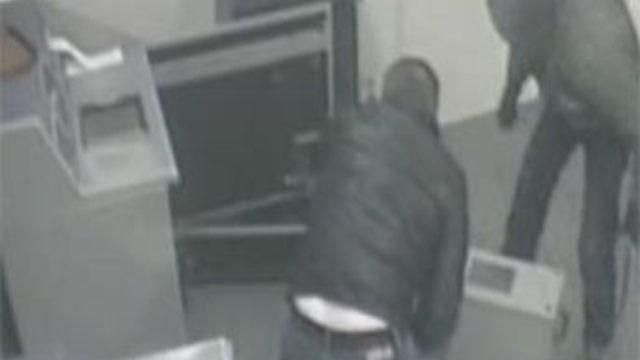 ATM kasasını böyle götürdüler